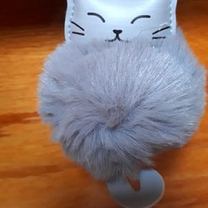 NWT ADORABLE POM KEYCHAIN
